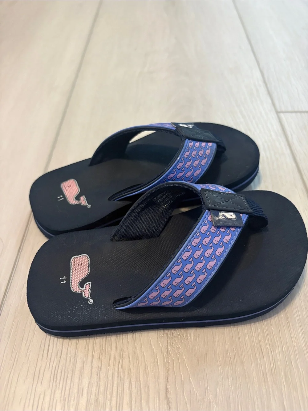 Vineyard Vines comfortable navy